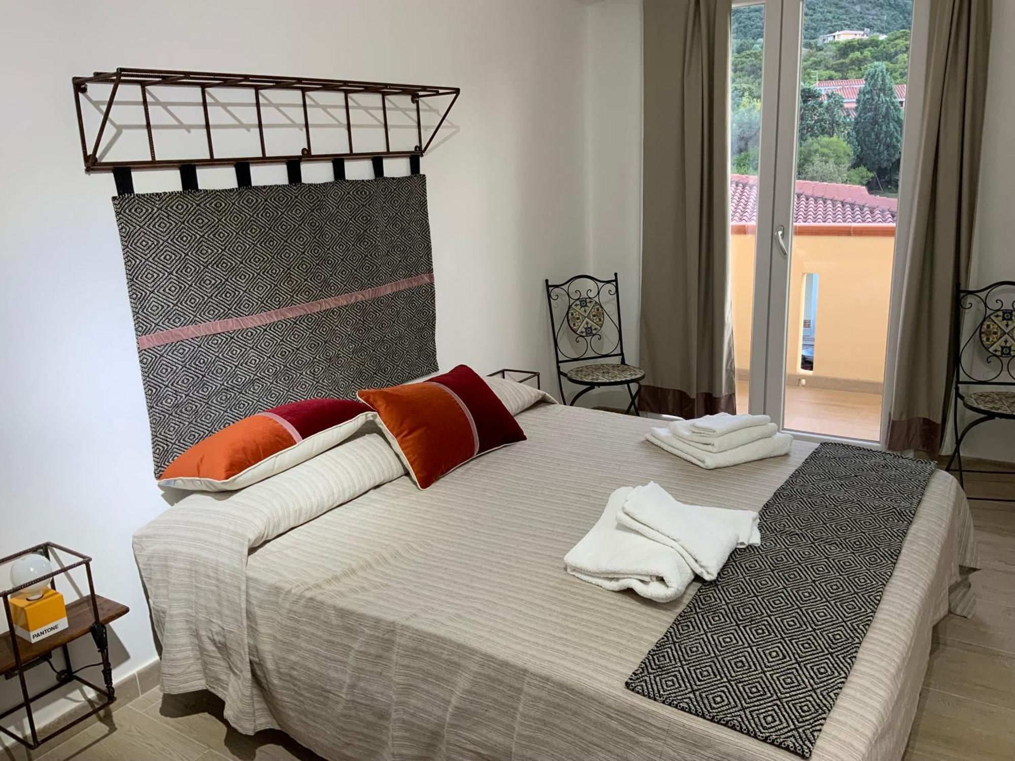 Bed and Breakfast Relais del poggio Capoterra Esterno foto