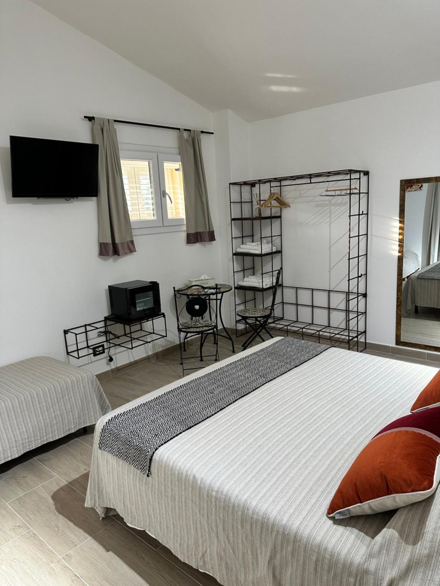 Bed and Breakfast Relais del poggio Capoterra Esterno foto